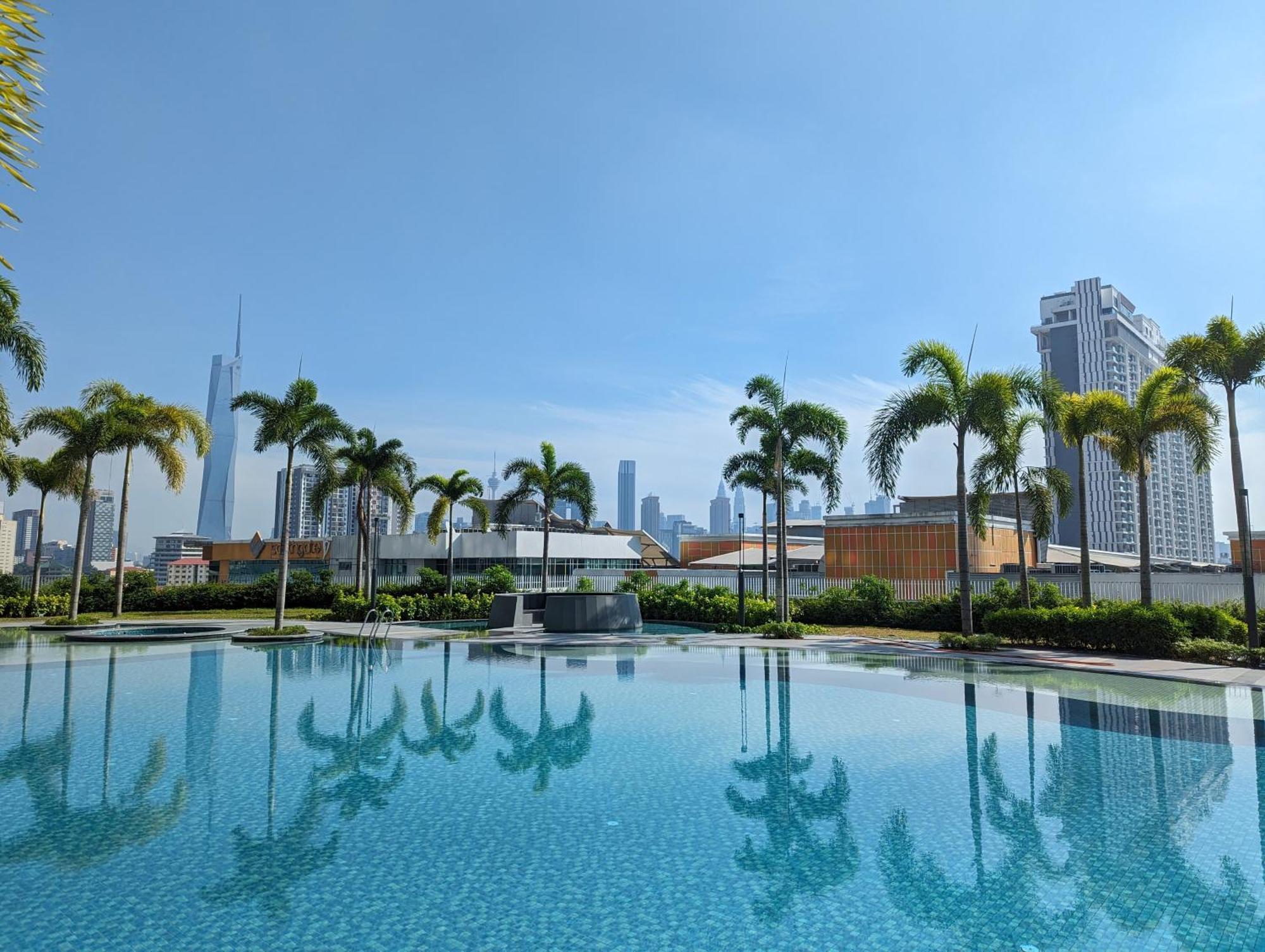 Premium Skyscraper 2-bedroom In Kl *